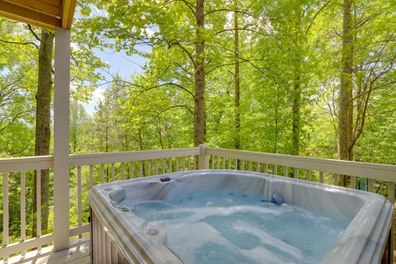 Blue Ridge Getaway With Hot Tub And Seasonal View! Villa ภายนอก รูปภาพ
